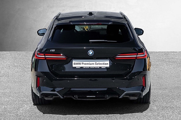 BMW i5 8 of 30