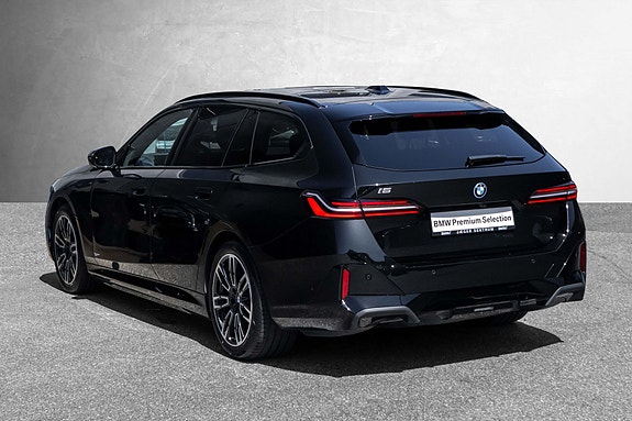 BMW i5 6 of 30