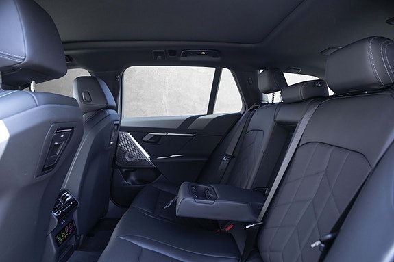 BMW i5 28 of 30