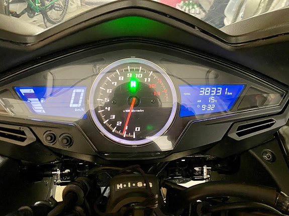 Honda VFR 800 4 of 6