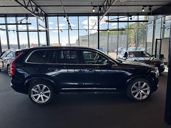 Volvo XC90 8 of 27