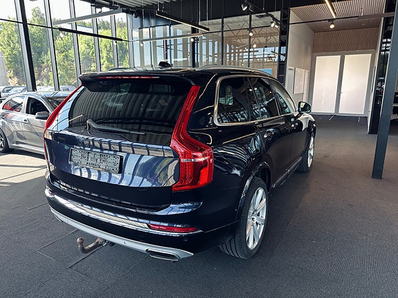 Volvo XC90 7 of 27