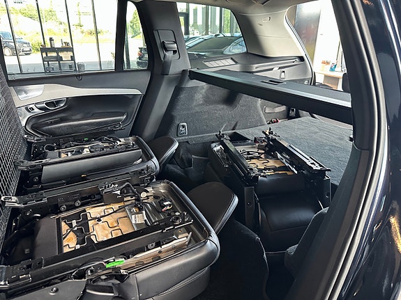 Volvo XC90 13 of 27