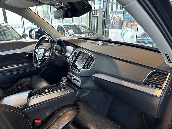 Volvo XC90 15 of 27