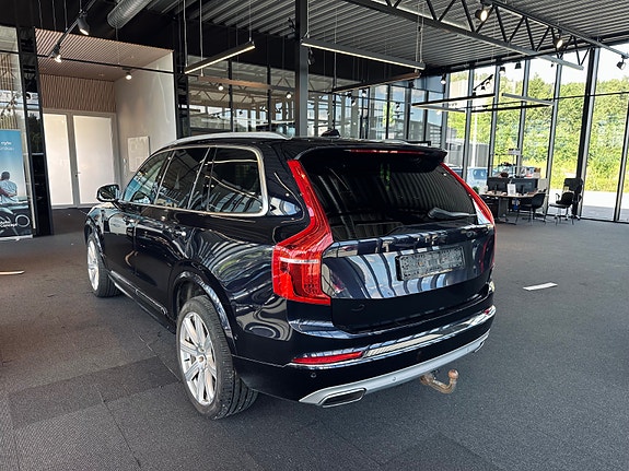 Volvo XC90 5 of 27