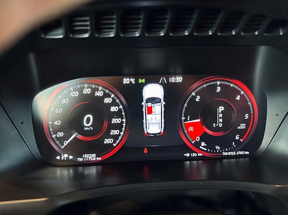 Volvo XC90 20 of 27