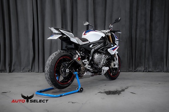 BMW S1000 R Akrapovic Slip On 14 of 25