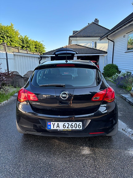 Opel Astra 3 of 5