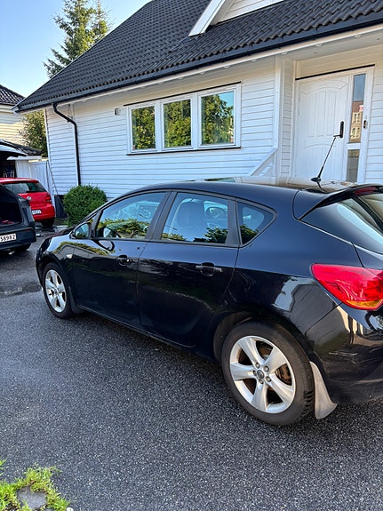 Opel Astra 2 of 5