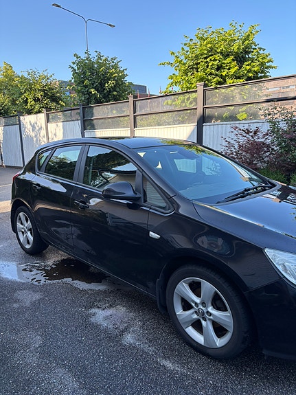 Opel Astra 4 of 5