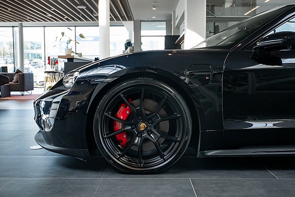 Porsche Taycan 5 of 5