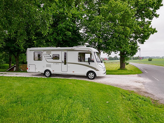 Hymer Exsis 698 | KL. B | GOD NYTTELAST | QUEENBED | LAV KM 10 of 30