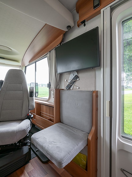 Hymer Exsis 698 | KL. B | GOD NYTTELAST | QUEENBED | LAV KM 17 of 30