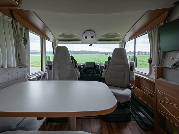 Hymer Exsis 698 | KL. B | GOD NYTTELAST | QUEENBED | LAV KM 4 of 5