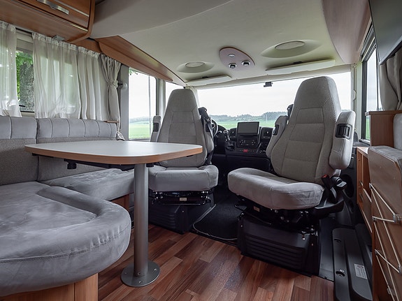 Hymer Exsis 698 | KL. B | GOD NYTTELAST | QUEENBED | LAV KM 18 of 30