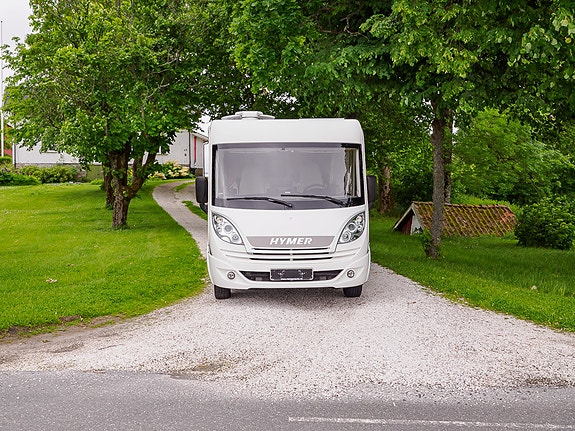 Hymer Exsis 698 | KL. B | GOD NYTTELAST | QUEENBED | LAV KM 2 of 5