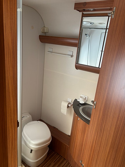 Adria Adora 563 pt til leie 13 of 21