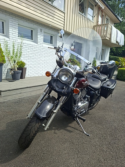 Kawasaki VN 800 2 of 5