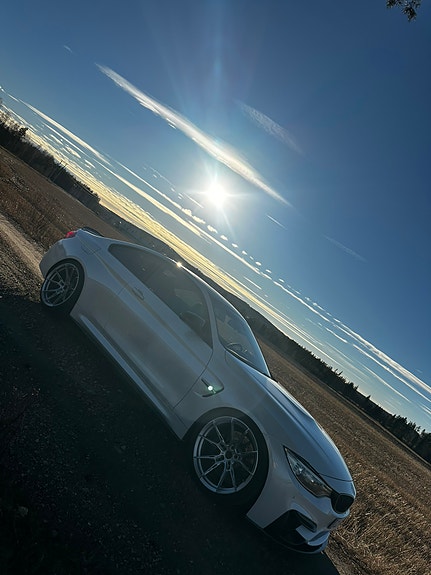 BMW M4 2 of 6