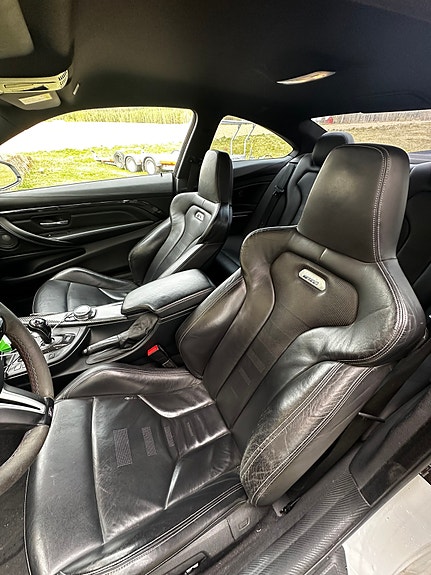 BMW M4 4 of 6