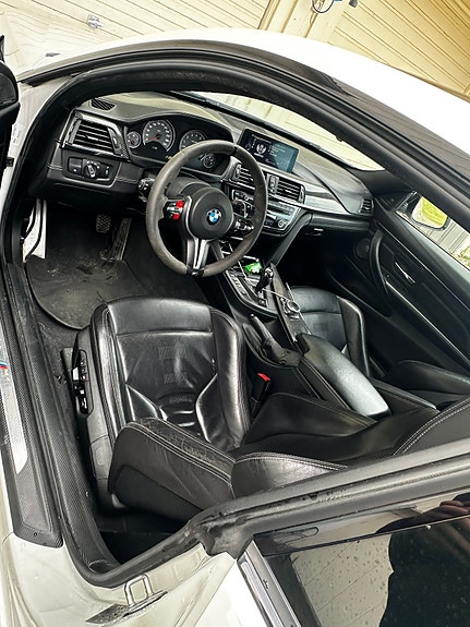 BMW M4 3 of 6
