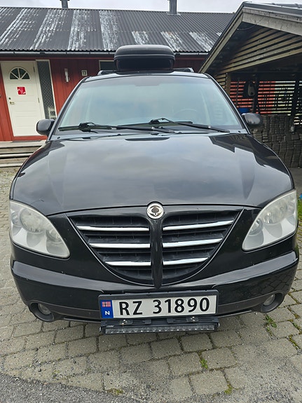 SsangYong Rodius 13 of 18