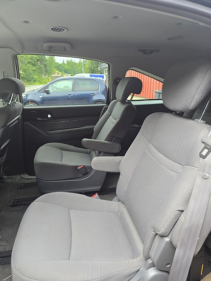 SsangYong Rodius 8 of 18