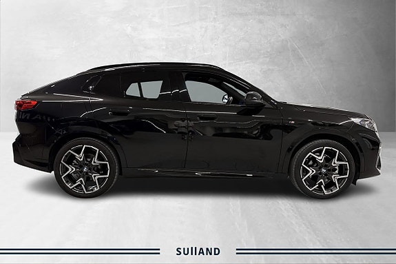 BMW iX2 4 of 21