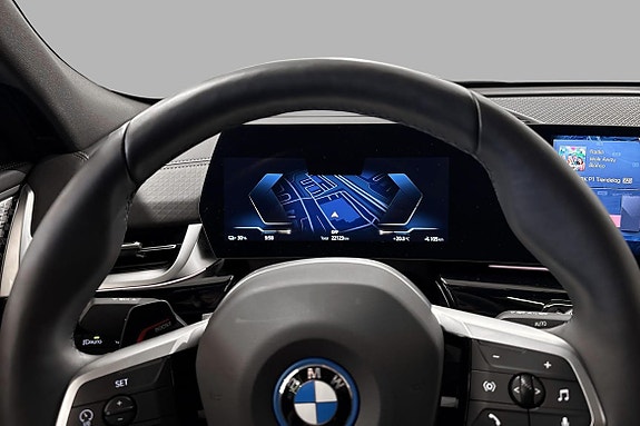 BMW iX2 11 of 21