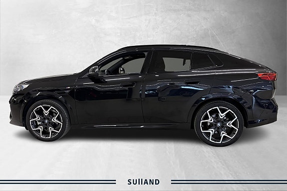 BMW iX2 8 of 21