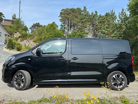 Opel Zafira 3 of 5