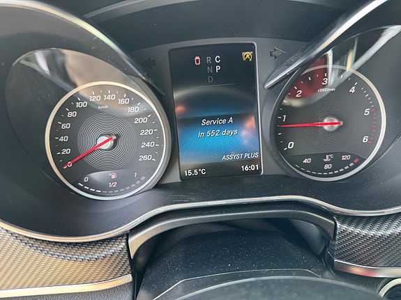Mercedes-Benz V300 d 12 of 16