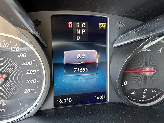 Mercedes-Benz V300 d 11 of 16