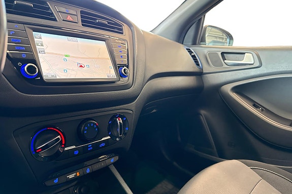 Hyundai i20 12 of 19