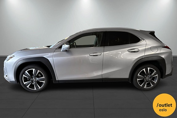 Lexus UX250h 2 of 5
