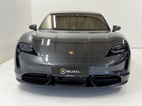 Porsche Taycan 4 of 5