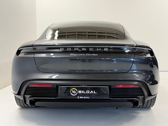 Porsche Taycan 15 of 30