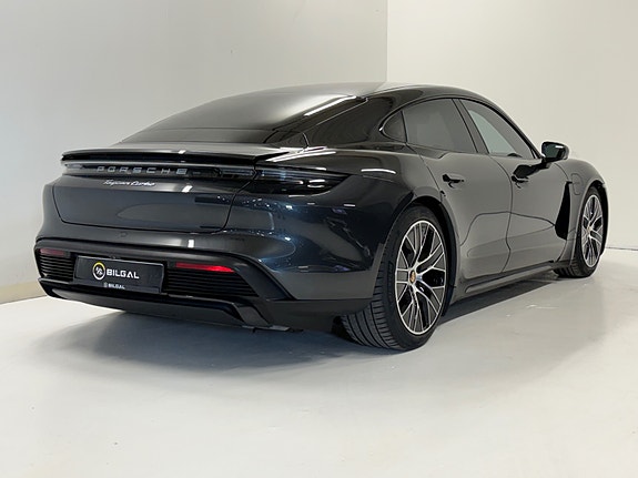 Porsche Taycan 19 of 30