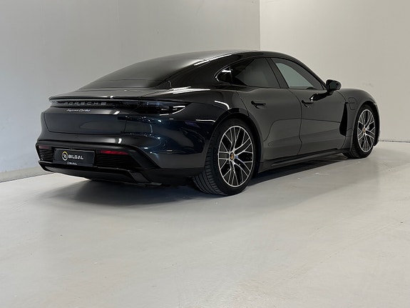Porsche Taycan 20 of 30