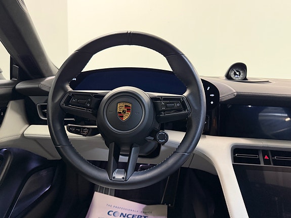 Porsche Taycan 25 of 30