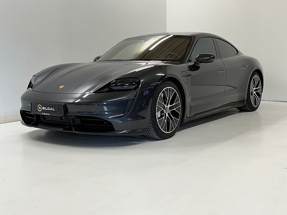 Porsche Taycan 8 of 30