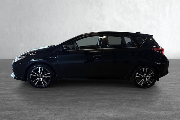Denne fine Toyota Auris kan bli din for kun 1 865 kr pr. mnd. med 0 kr i egenkapital. Løpetid: 10 år.