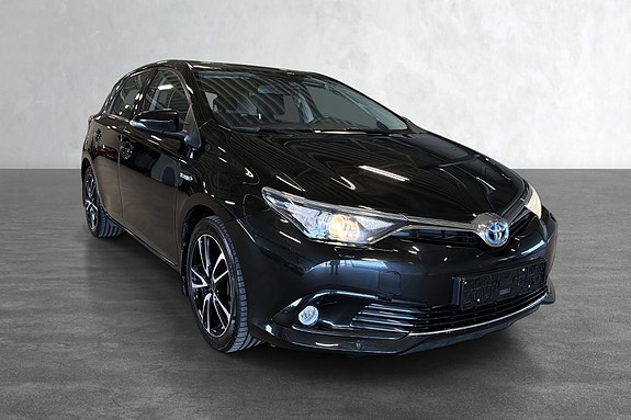 Denne fine Toyota Auris kan bli din for kun 1 265 kr pr. mnd. med 45 465 kr i egenkapital. Løpetid: 10 år.