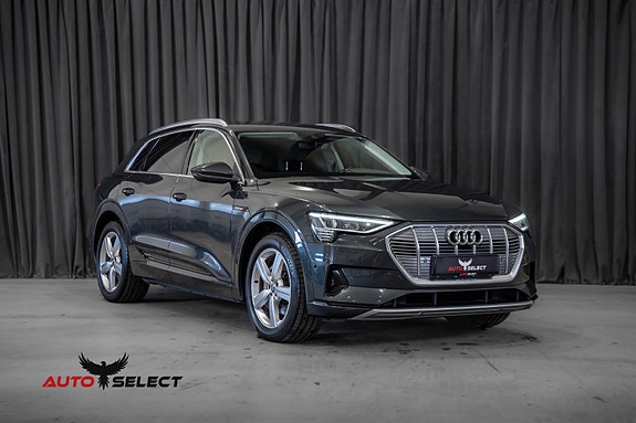 Audi e-tron 4 of 5