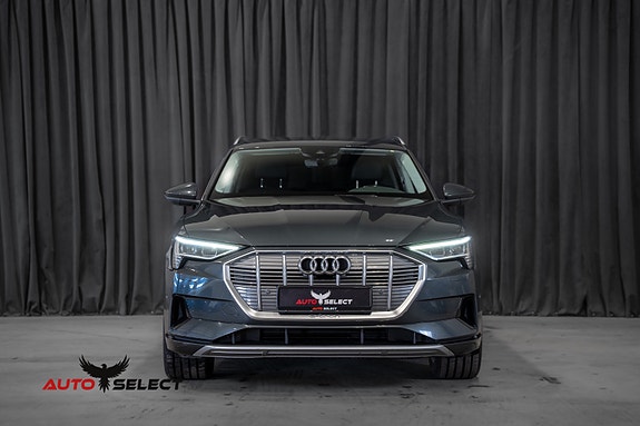 Audi e-tron 5 of 5