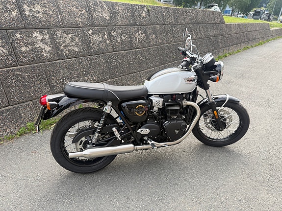 Triumph Bonneville T100 4 of 5