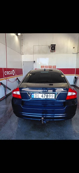 Volvo S80 2 of 5