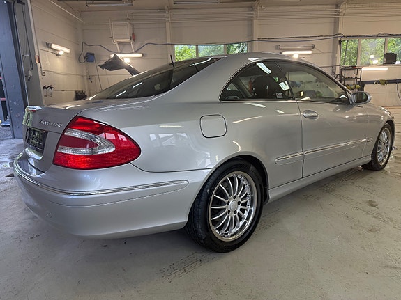 Mercedes-Benz CLK200 7 of 28