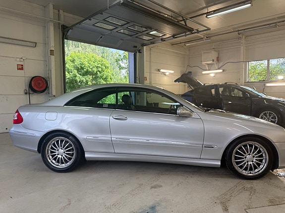 Mercedes-Benz CLK200 8 of 28