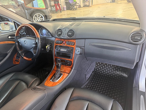 Mercedes-Benz CLK200 11 of 28